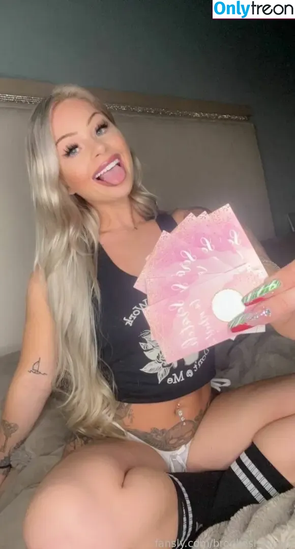 brookeshowsxx nude photo #3683 (brookeshowsxx)