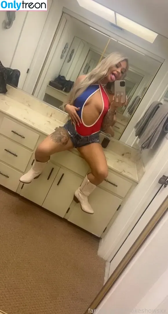 brookeshowsxx nude photo #3721 (brookeshowsxx)