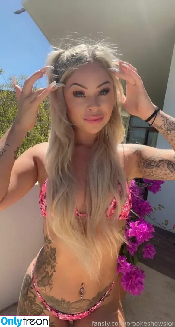 brookeshowsxx nude photo #4226 (brookeshowsxx)