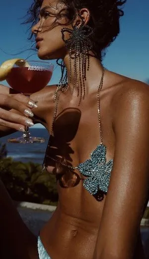 Bruna Marquezine / brumarquezine / brunamarquezine nude photo #0009