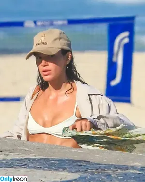 Bruna Marquezine / brumarquezine / brunamarquezine nude photo #0801