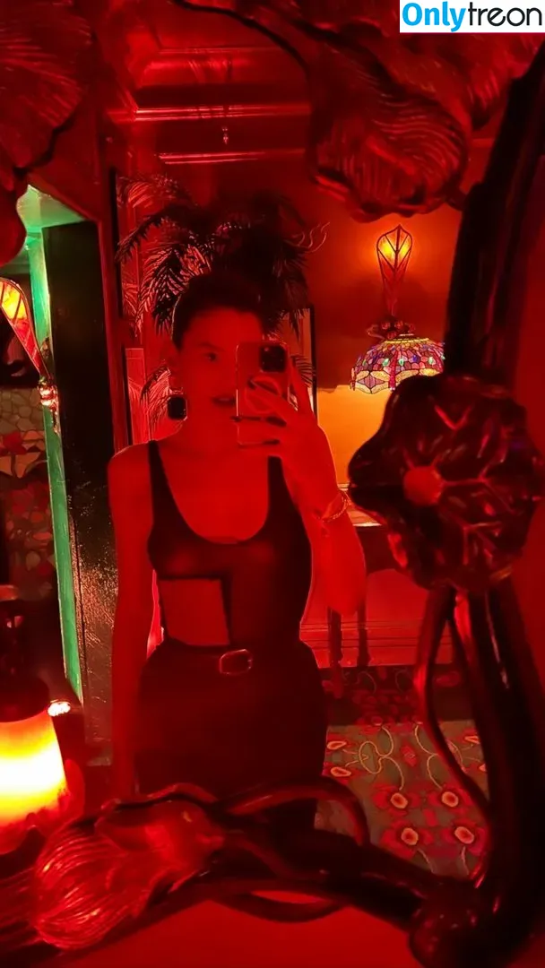 Bruna Marquezine nude photo #0024 (brumarquezine / brunamarquezine)