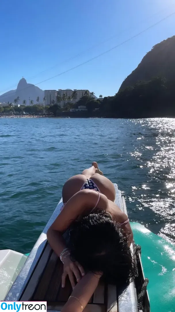 Bruna Marquezine nude photo #0053 (brumarquezine / brunamarquezine)