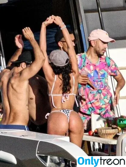 Bruna Marquezine nude photo #0054 (brumarquezine / brunamarquezine)
