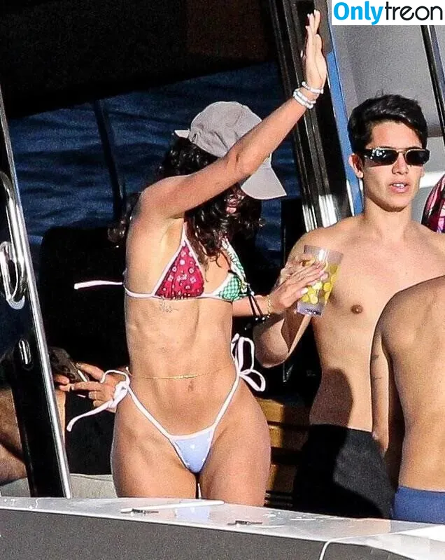 Bruna Marquezine nude photo #0055 (brumarquezine / brunamarquezine)