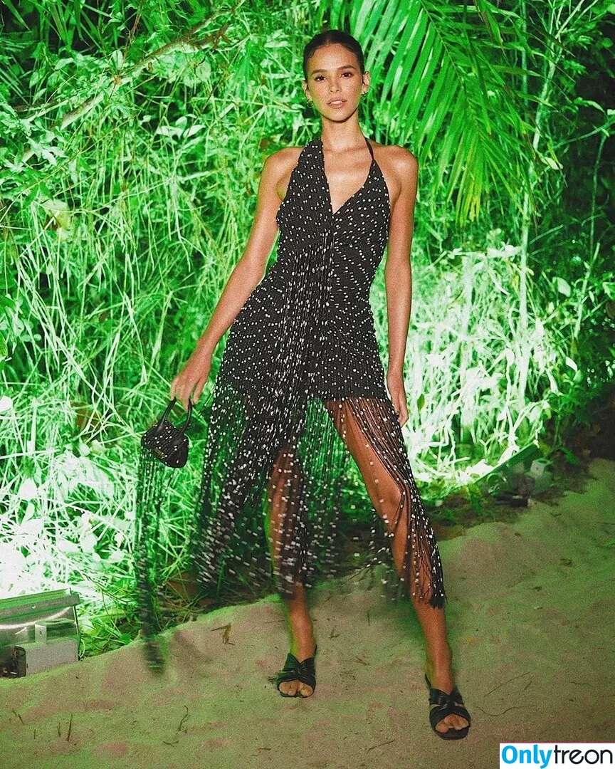 Bruna Marquezine nude photo #0071 (brumarquezine / brunamarquezine)
