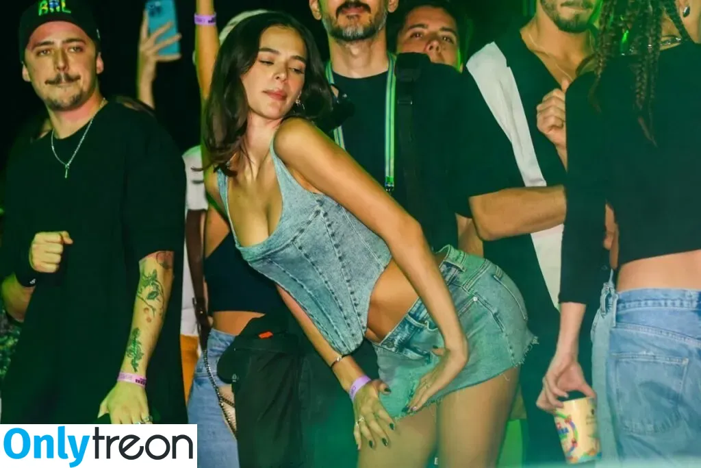 Bruna Marquezine nude photo #0091 (brumarquezine / brunamarquezine)