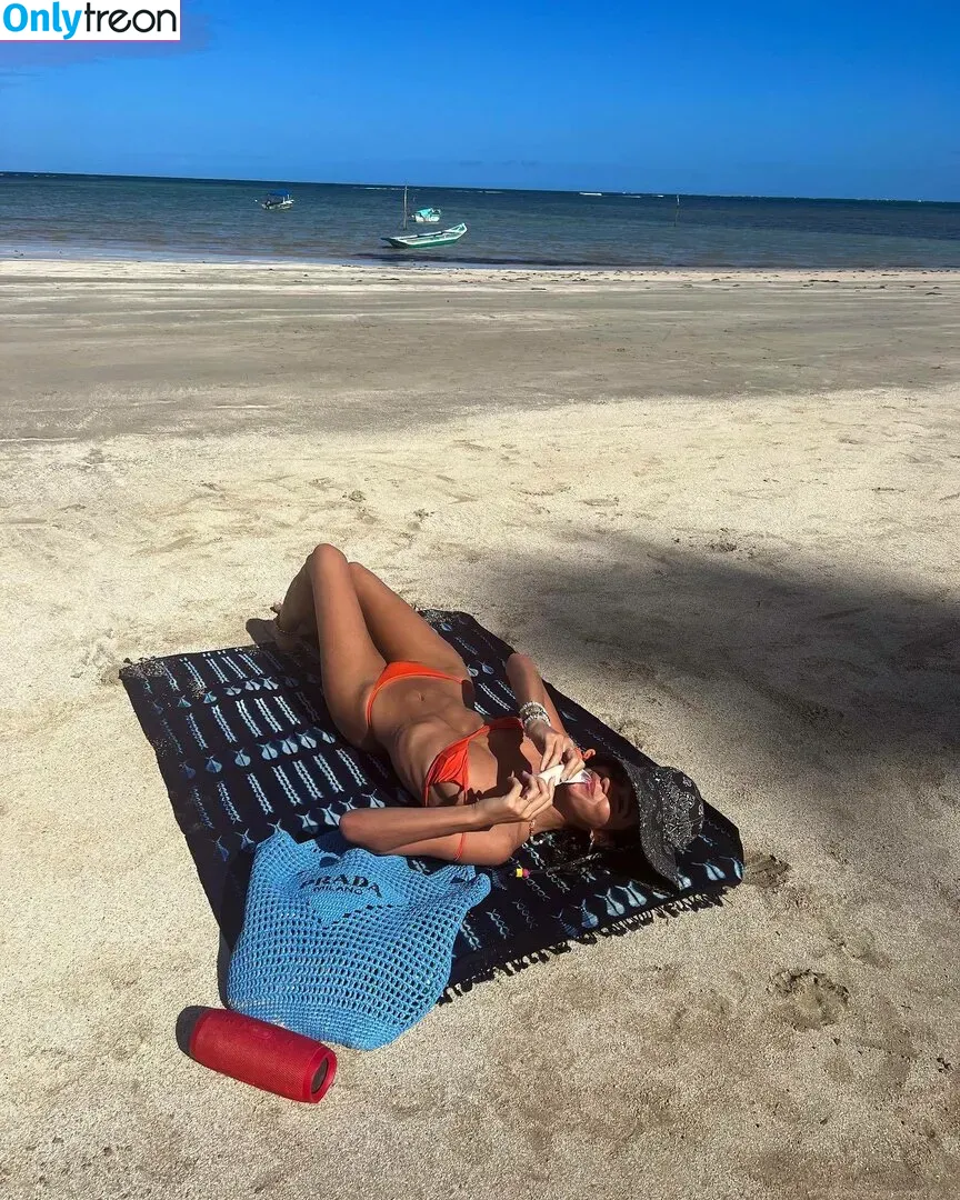 Bruna Marquezine nude photo #0103 (brumarquezine / brunamarquezine)