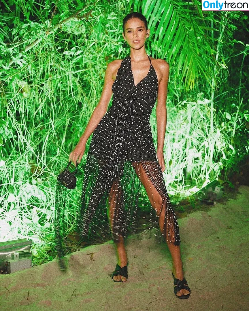 Bruna Marquezine nude photo #0133 (brumarquezine / brunamarquezine)