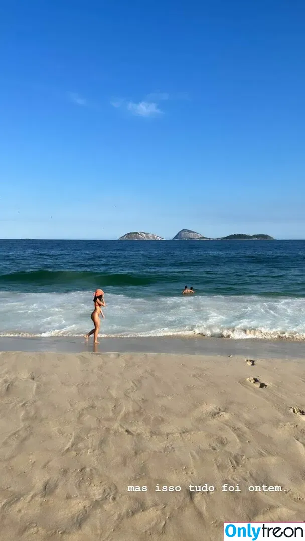Bruna Marquezine nude photo #0143 (brumarquezine / brunamarquezine)