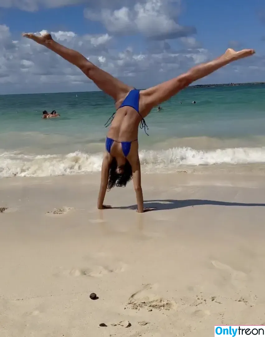Bruna Marquezine nude photo #0194 (brumarquezine / brunamarquezine)