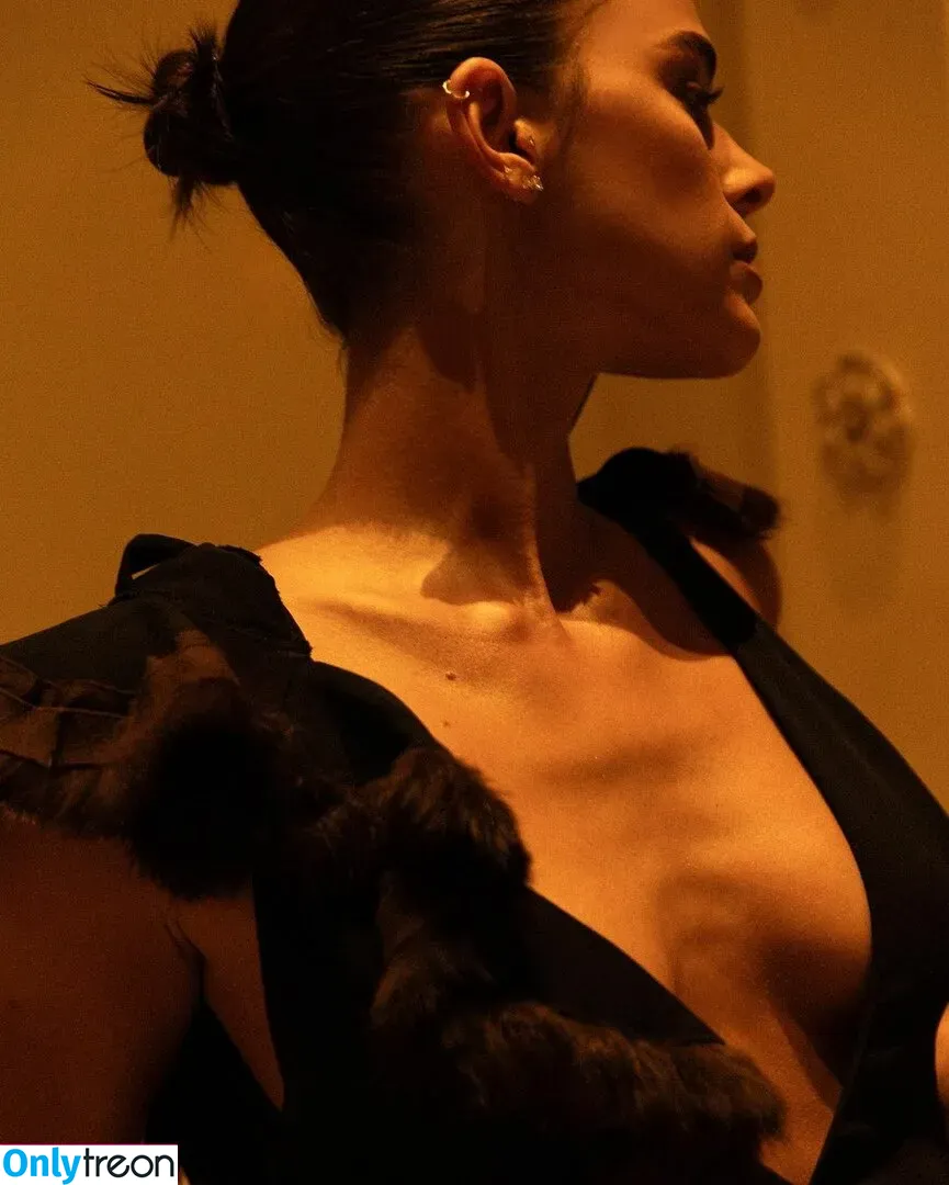 Bruna Marquezine nude photo #0232 (brumarquezine / brunamarquezine)