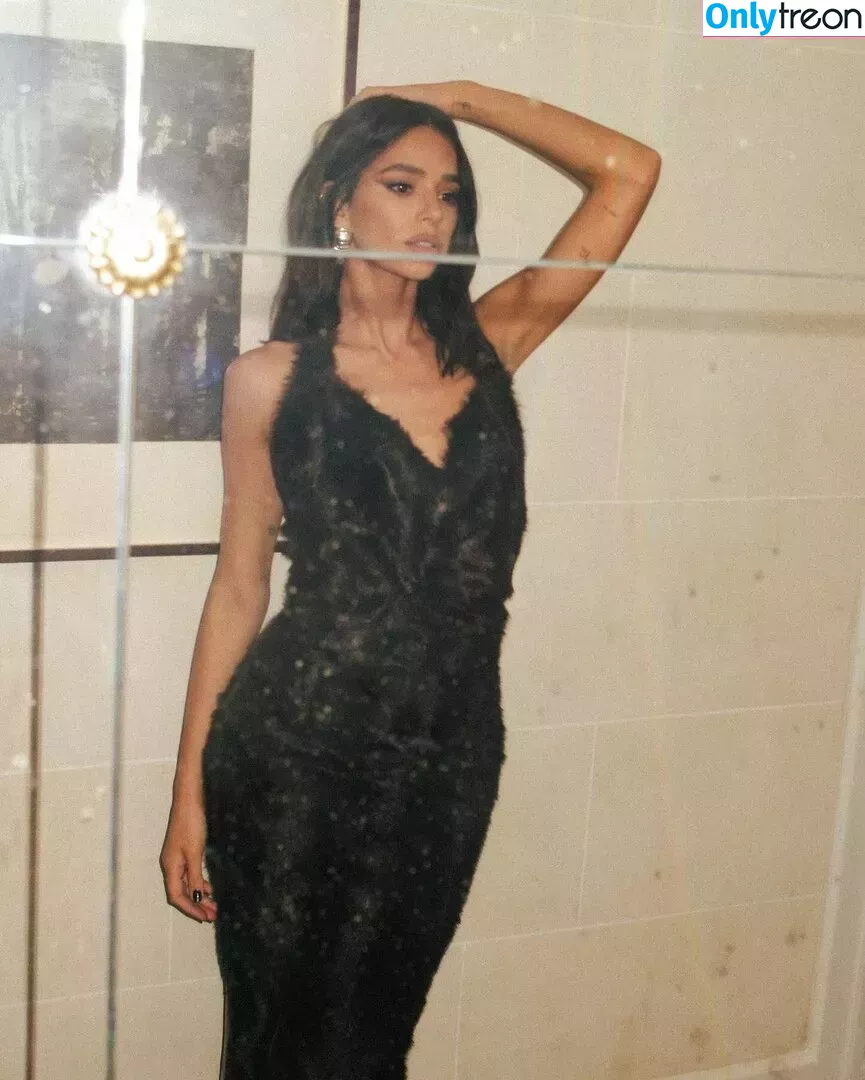 Bruna Marquezine nude photo #0383 (brumarquezine / brunamarquezine)
