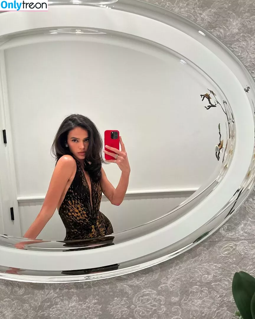 Bruna Marquezine nude photo #0390 (brumarquezine / brunamarquezine)