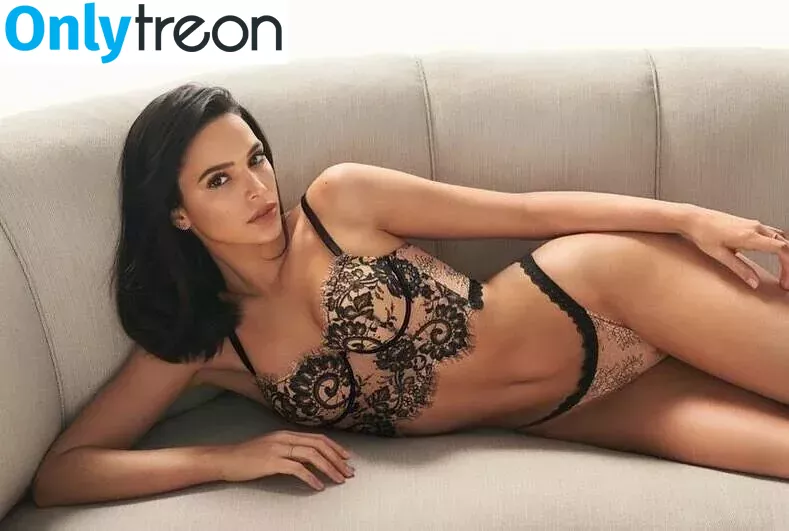 Bruna Marquezine nude photo #0481 (brumarquezine / brunamarquezine)