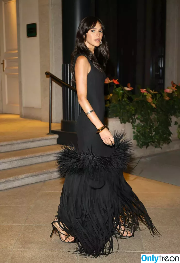 Bruna Marquezine nude photo #0517 (brumarquezine / brunamarquezine)