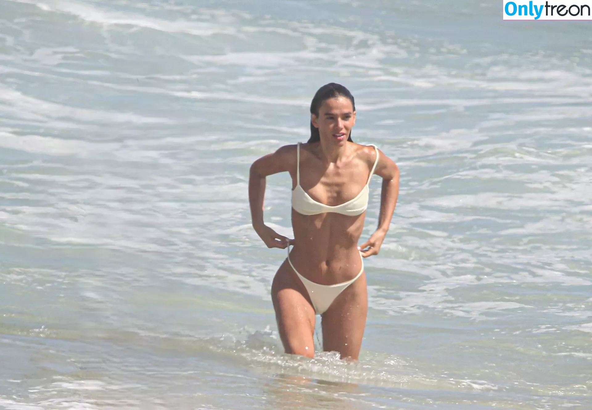 Bruna Marquezine nude photo #0529 (brumarquezine / brunamarquezine)