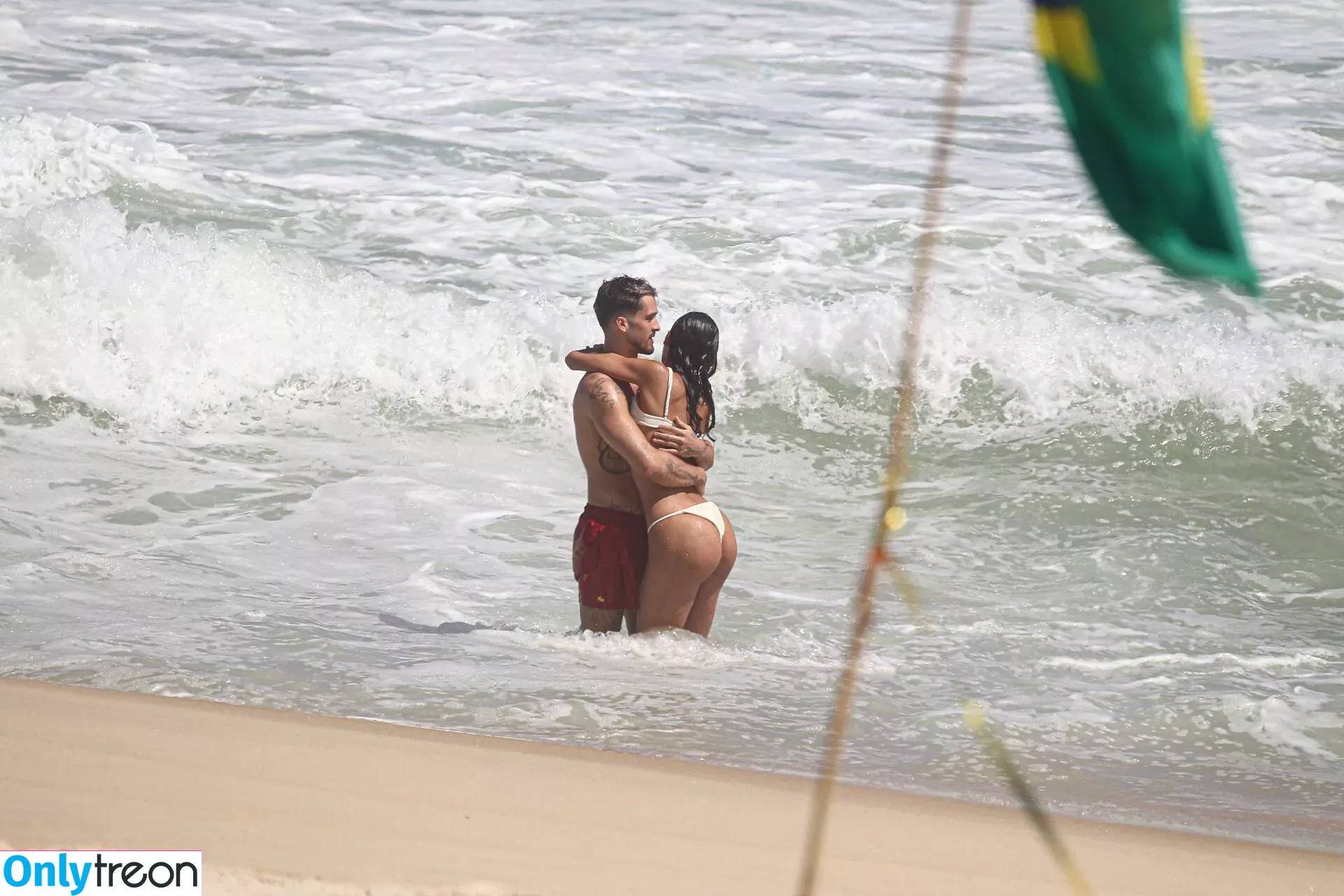 Bruna Marquezine nude photo #0530 (brumarquezine / brunamarquezine)