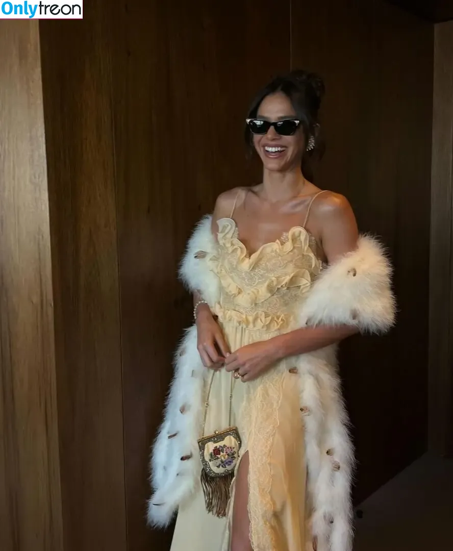 Bruna Marquezine nude photo #0855 (brumarquezine / brunamarquezine)