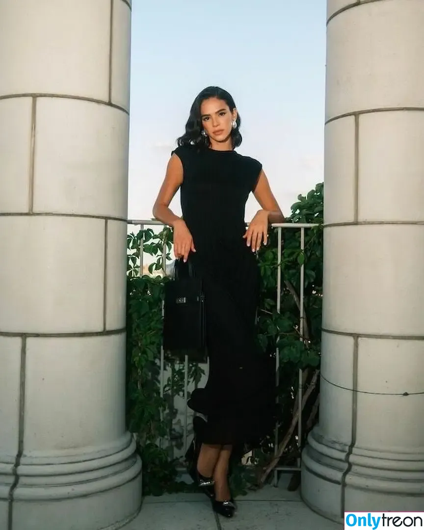 Bruna Marquezine nude photo #0860 (brumarquezine / brunamarquezine)