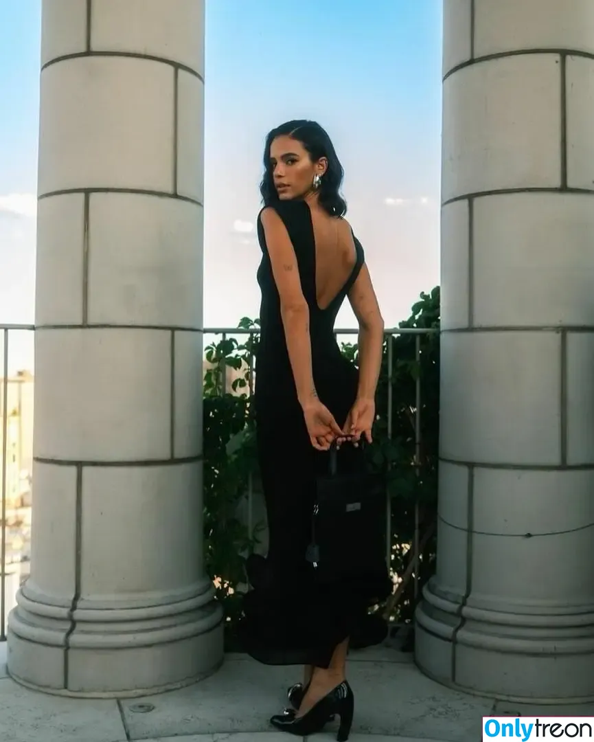 Bruna Marquezine nude photo #0861 (brumarquezine / brunamarquezine)