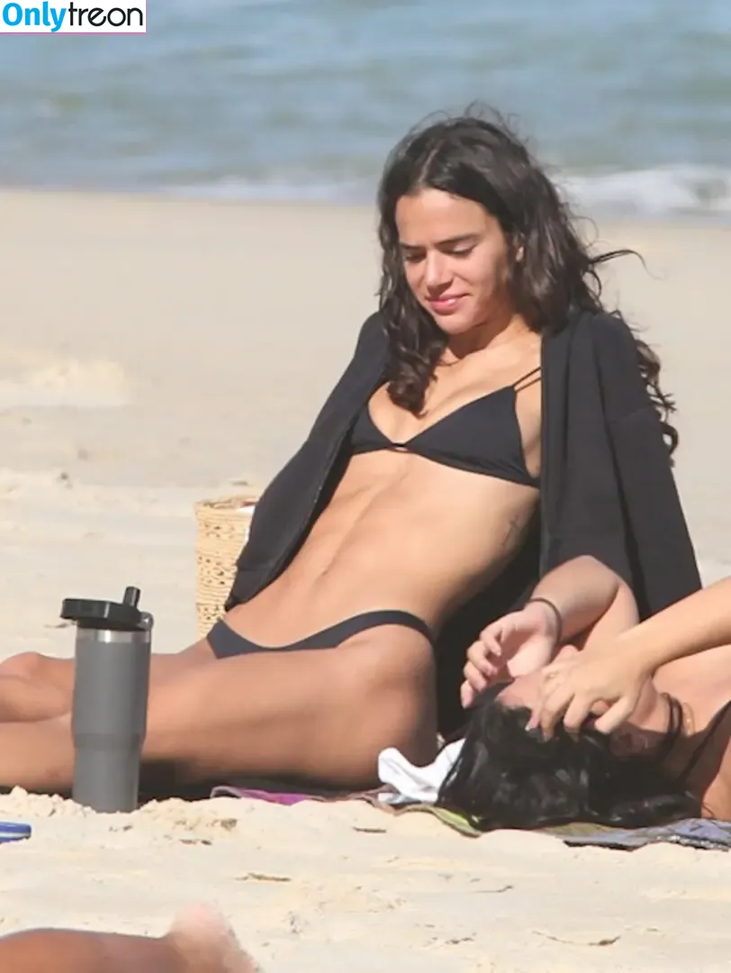 Bruna Marquezine nude photo #0862 (brumarquezine / brunamarquezine)