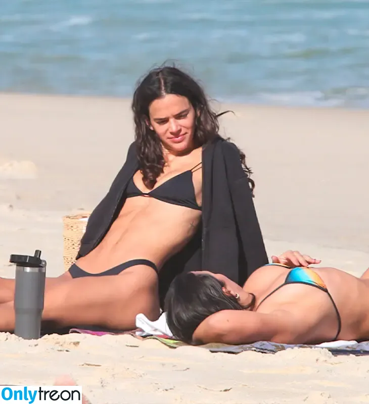Bruna Marquezine nude photo #0865 (brumarquezine / brunamarquezine)