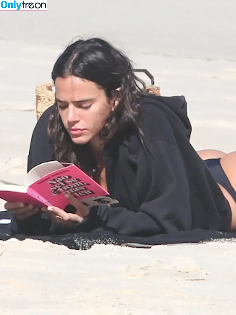 Bruna Marquezine nude photo #0879 (brumarquezine / brunamarquezine)