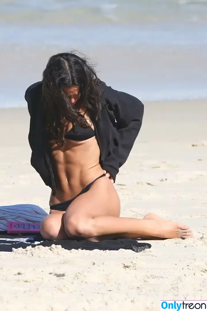 Bruna Marquezine nude photo #0956 (brumarquezine / brunamarquezine)