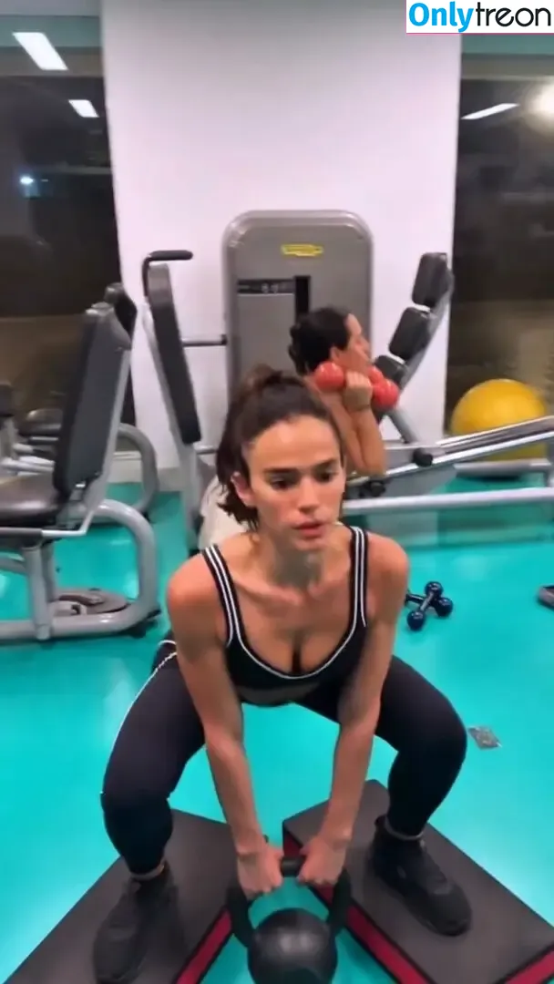 Bruna Marquezine nude photo #0982 (brumarquezine / brunamarquezine)