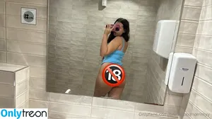 brunettexmommyy / mombreezyofficial nude photo #0009