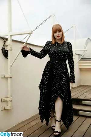 Bryce Dallas Howard / brycedhoward nude photo #0663