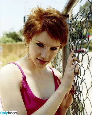 Bryce Dallas Howard / brycedhoward nude photo #0710