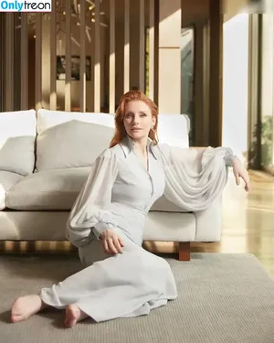 Bryce Dallas Howard / brycedhoward nude photo #0740