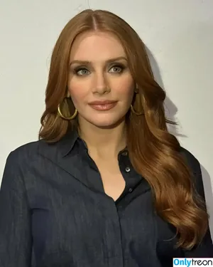 Bryce Dallas Howard / brycedhoward nude photo #0885