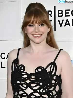 Bryce Dallas Howard / brycedhoward nude photo #0993