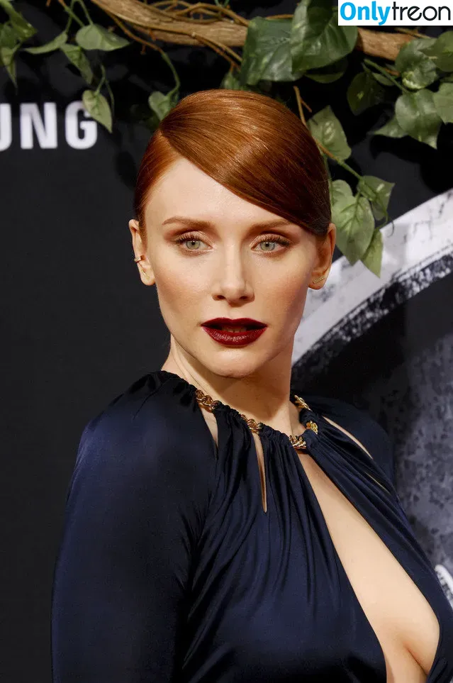Bryce Dallas Howard nude photo #0036 (brycedhoward)