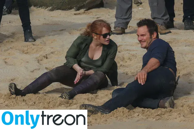 Bryce Dallas Howard nude photo #0039 (brycedhoward)