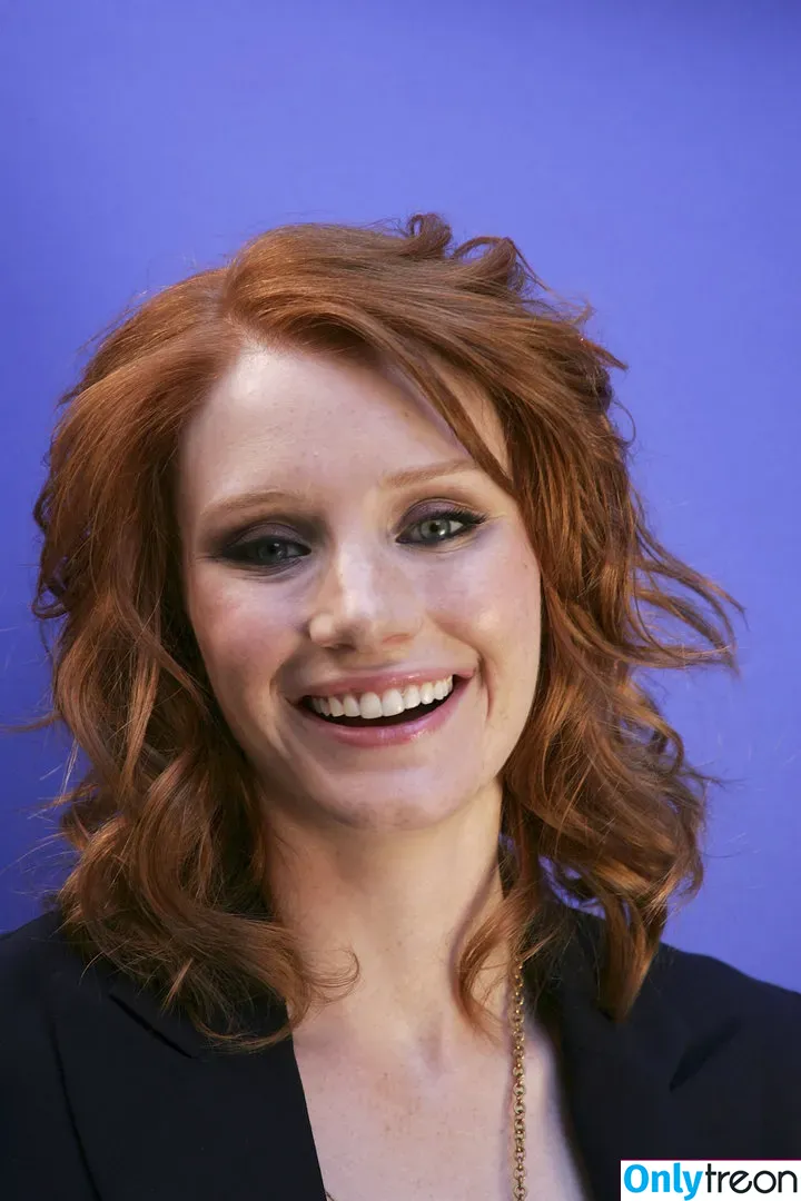 Bryce Dallas Howard nude photo #0093 (brycedhoward)