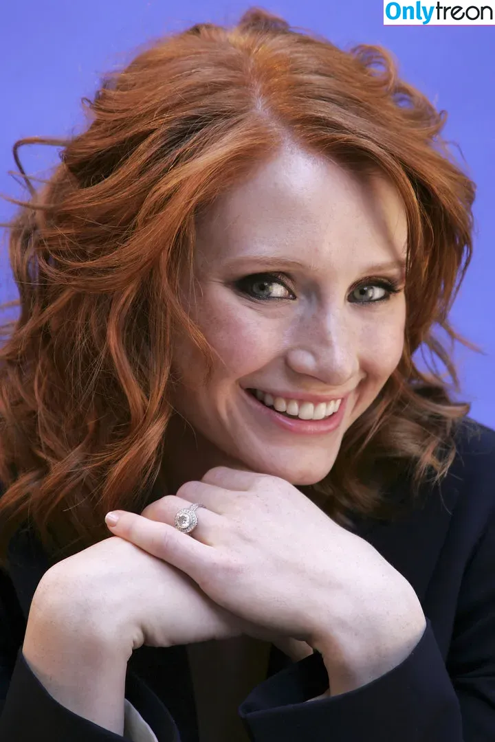 Bryce Dallas Howard nude photo #0094 (brycedhoward)