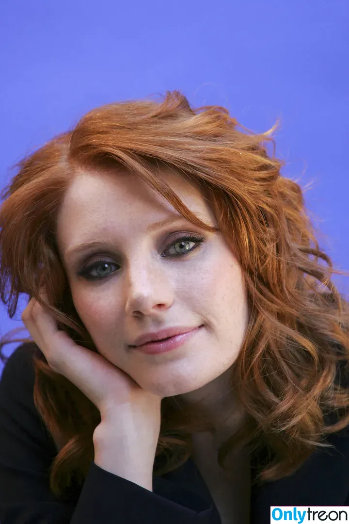 Bryce Dallas Howard nude photo #0107 (brycedhoward)