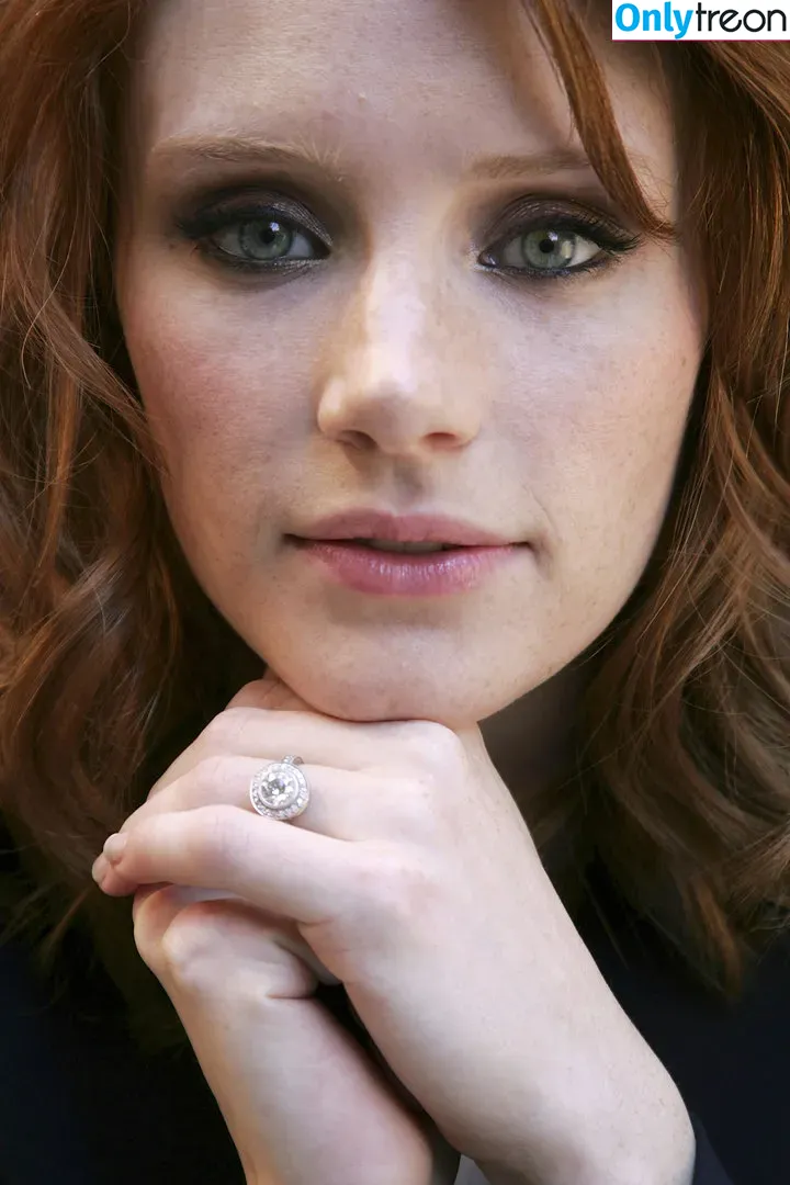 Bryce Dallas Howard nude photo #0108 (brycedhoward)
