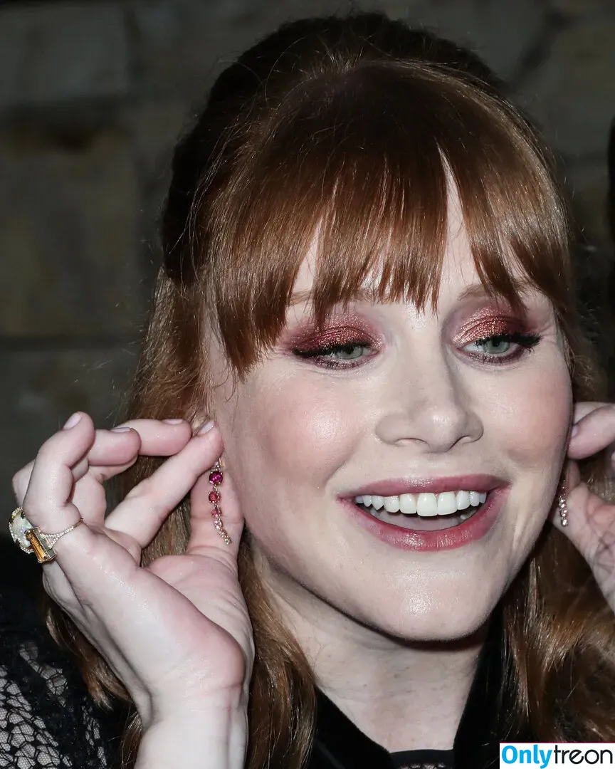 Bryce Dallas Howard nude photo #0245 (brycedhoward)