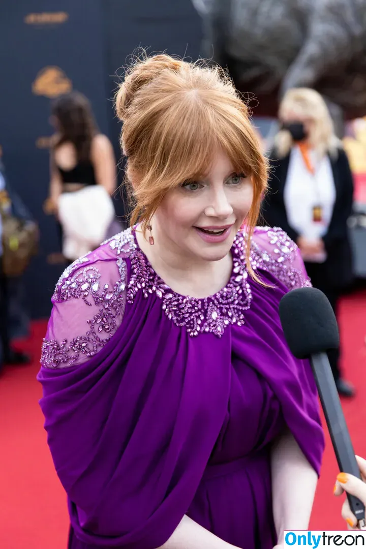 Bryce Dallas Howard nude photo #0291 (brycedhoward)