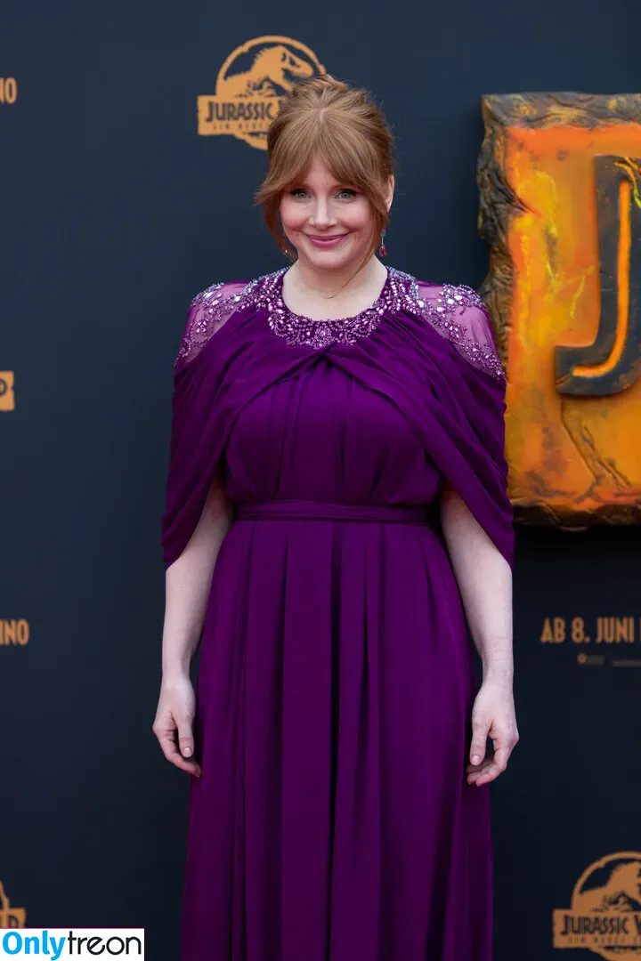 Bryce Dallas Howard nude photo #0293 (brycedhoward)