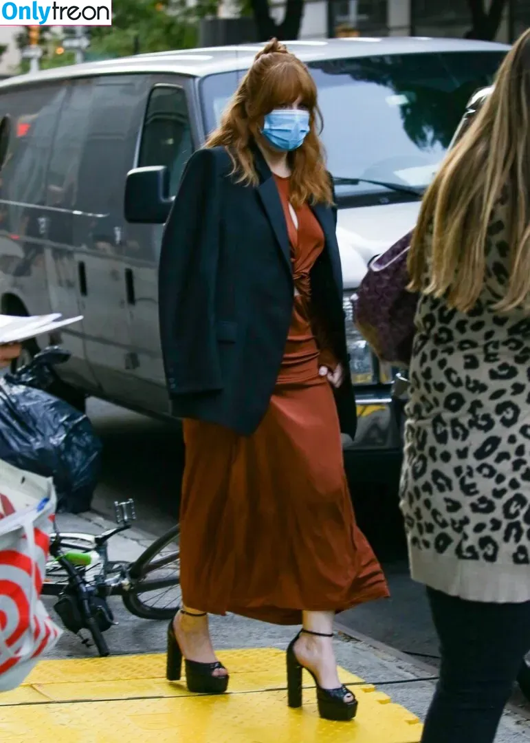 Bryce Dallas Howard nude photo #0305 (brycedhoward)