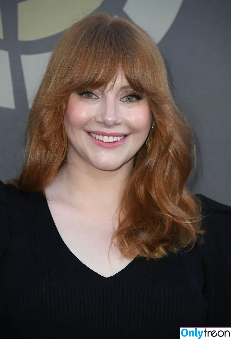 Bryce Dallas Howard nude photo #0320 (brycedhoward)