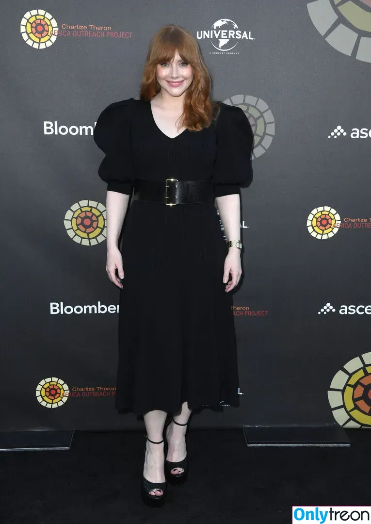 Bryce Dallas Howard nude photo #0325 (brycedhoward)