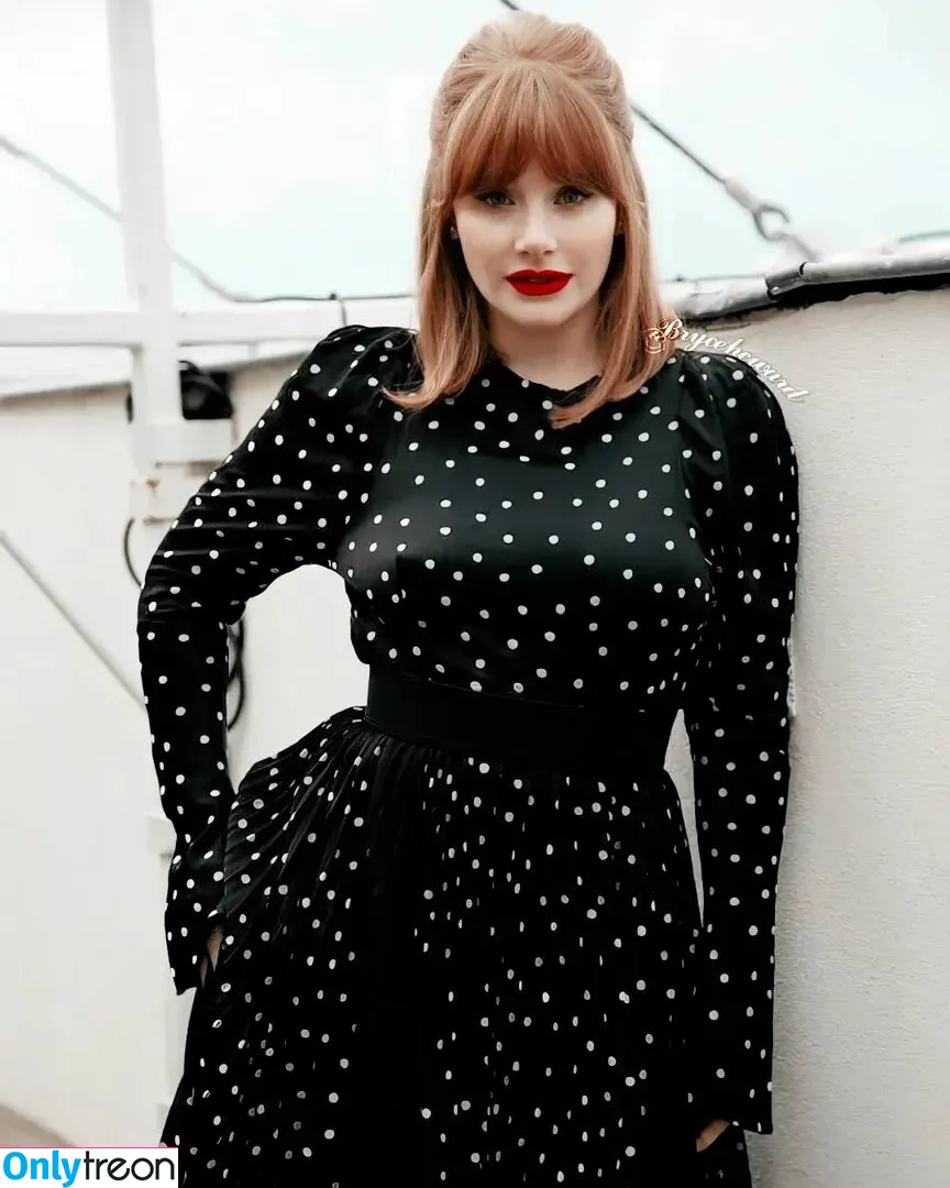 Bryce Dallas Howard nude photo #0384 (brycedhoward)