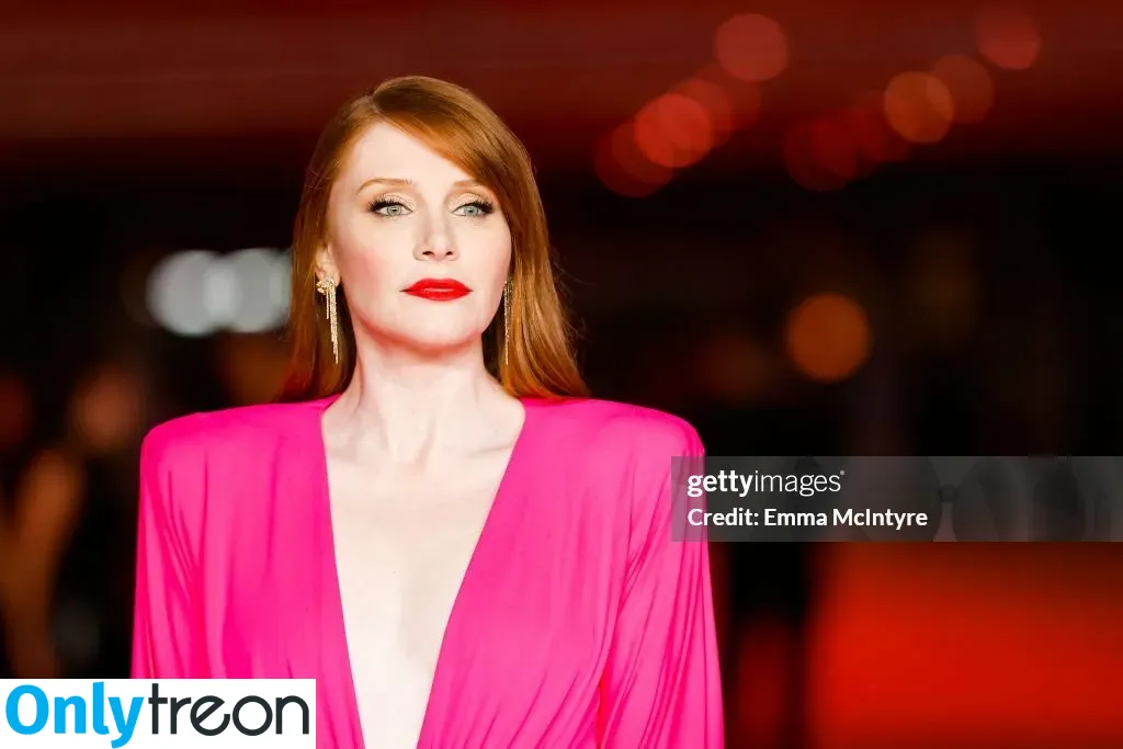 Bryce Dallas Howard nude photo #0391 (brycedhoward)